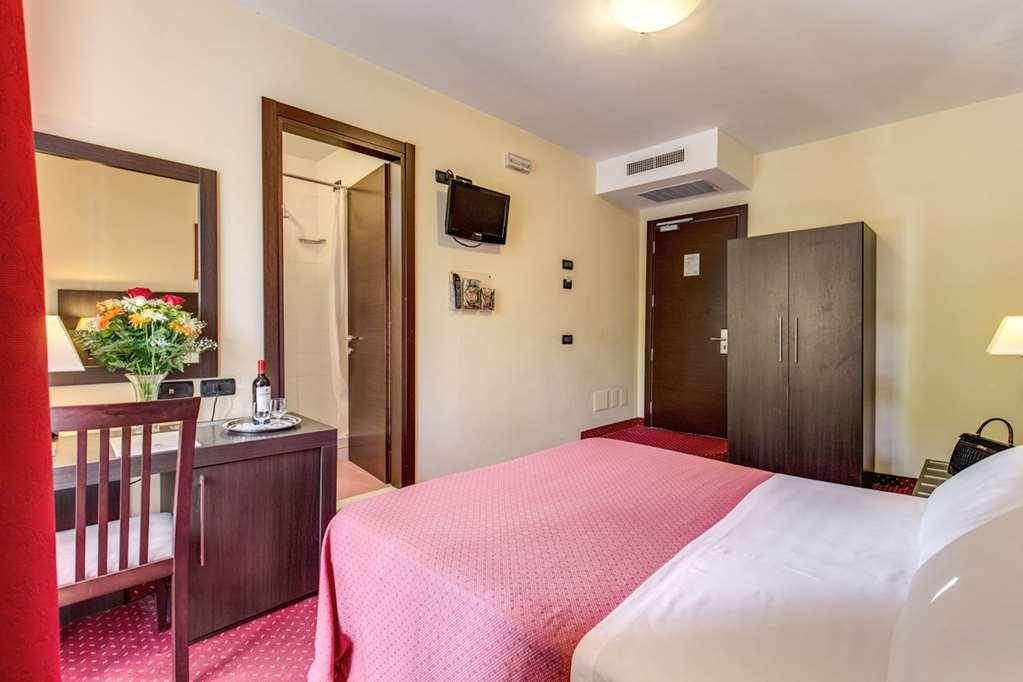 Hotel Versailles Roma Oda fotoğraf